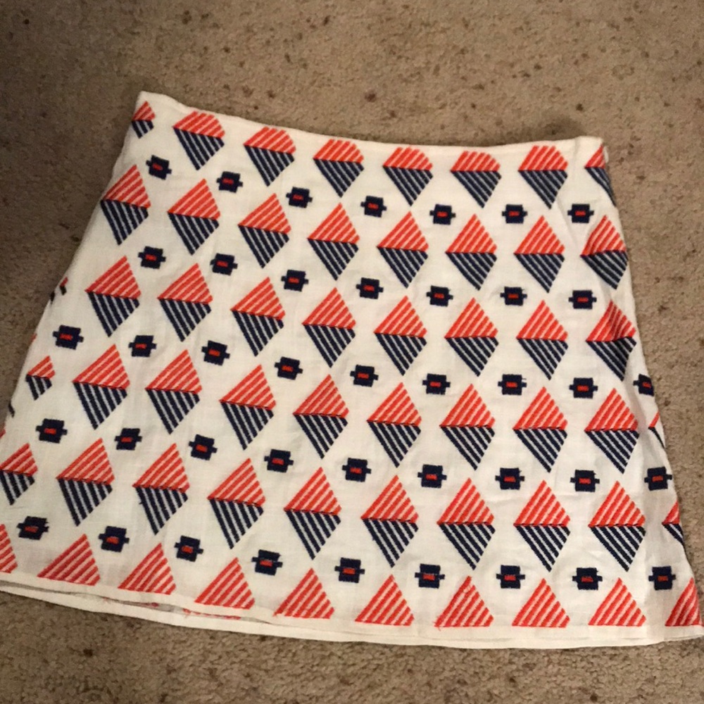 Brand new patterned mini skirt